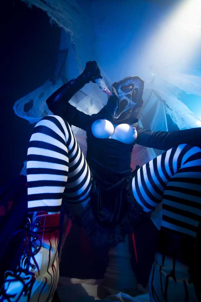 Goddess Kristie aka Kristie Bish cosplay with nude bubs and spread legs on Scream movie in ghostface mask and knife